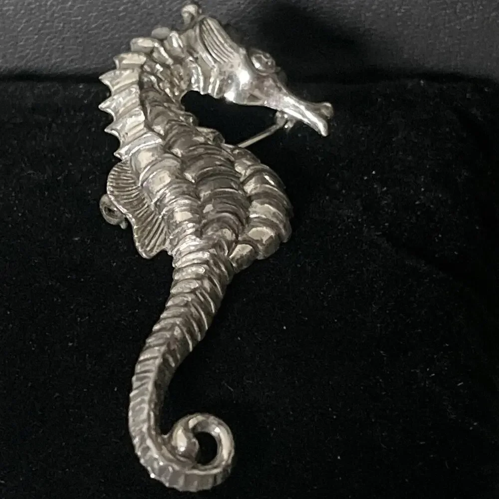 Vintage Beau Signed sterling silver seahorse pin/brooch Made In America 50s-70s